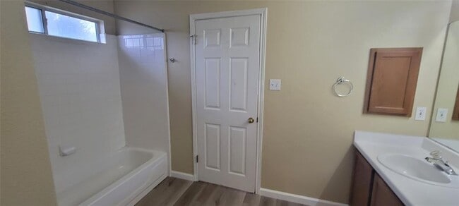 Building Photo - 618 Elizabeth Ln