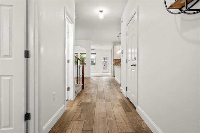 Building Photo - 104 Snowdrift Trail