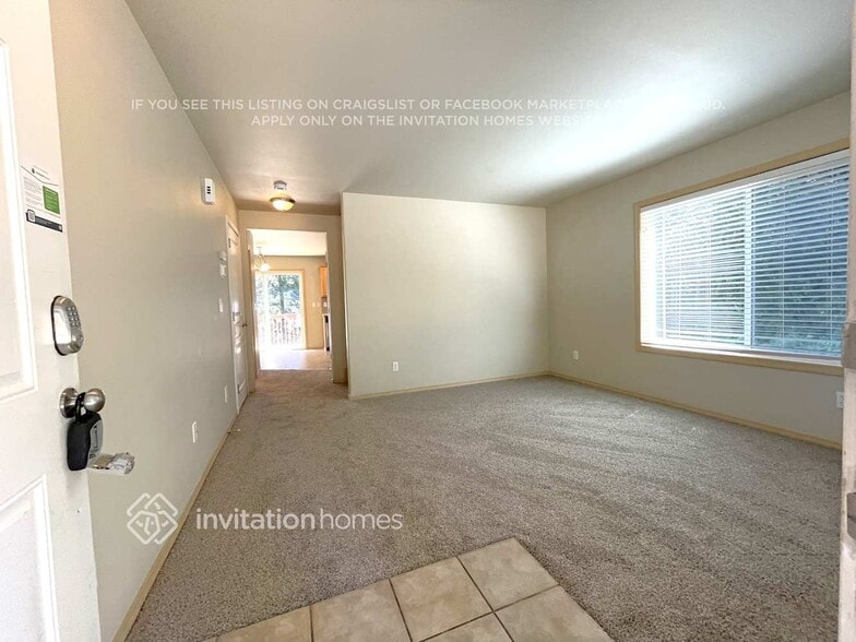 Building Photo - 15219 24th Ave E