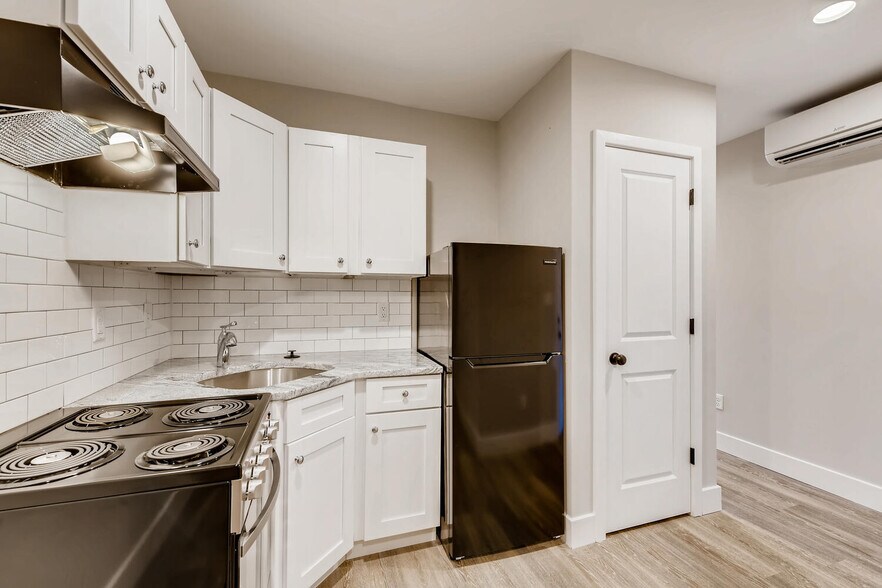 Building Photo - 3449 Chestnut Ave