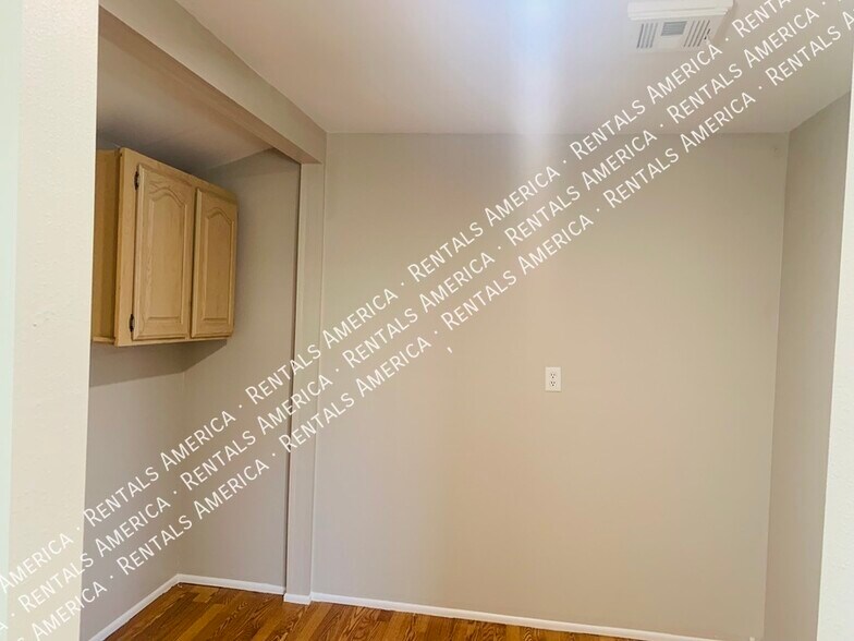 Building Photo - 11433 N Hagen Dr