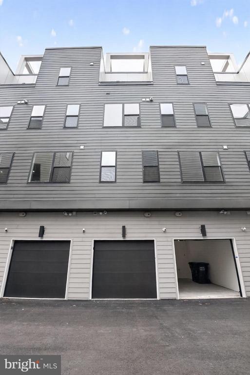 Building Photo - 635 N 7th St