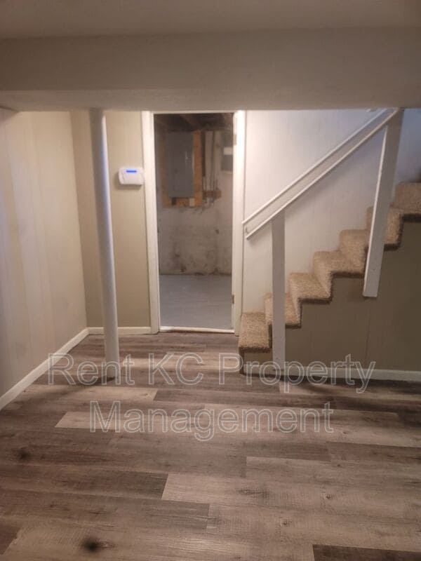 Building Photo - 2709 NE 63rd St