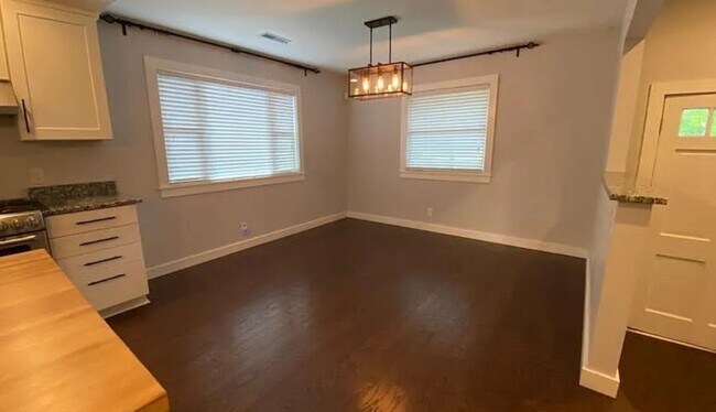 Building Photo - Charming All-Brick 2 Bedroom, 2 Bath Home ...