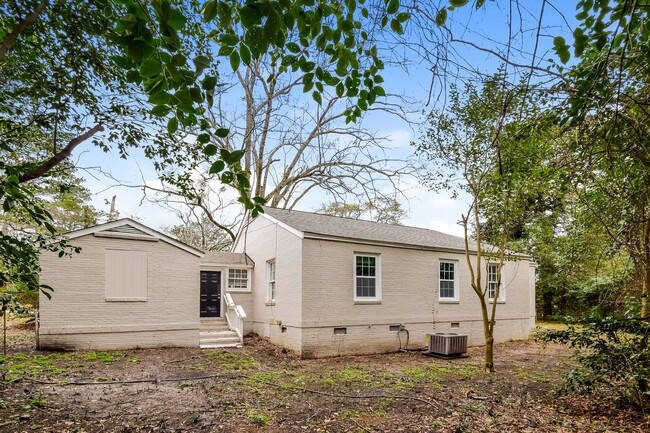 Building Photo - 761 Portland Ave