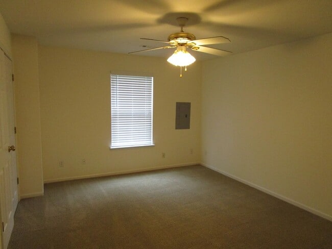 Building Photo - 1619-1621-1621 Juniper Dr