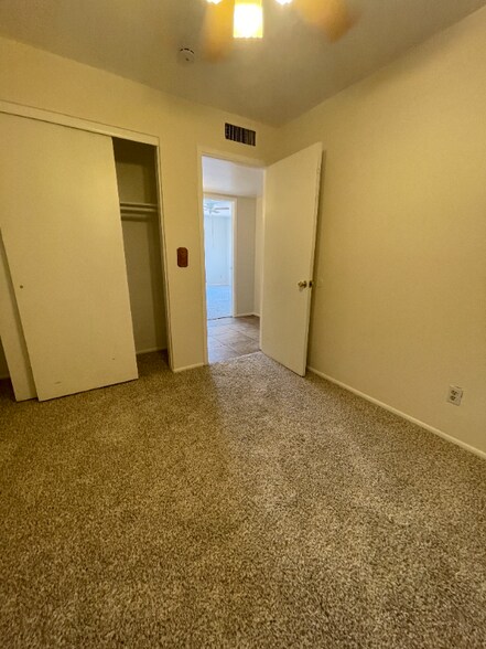 Building Photo - 10818 W Heatherbrae Dr
