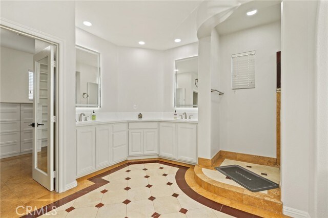 Building Photo - 4200 Costa Salada