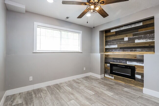 Building Photo - 6754 Clernates Dr