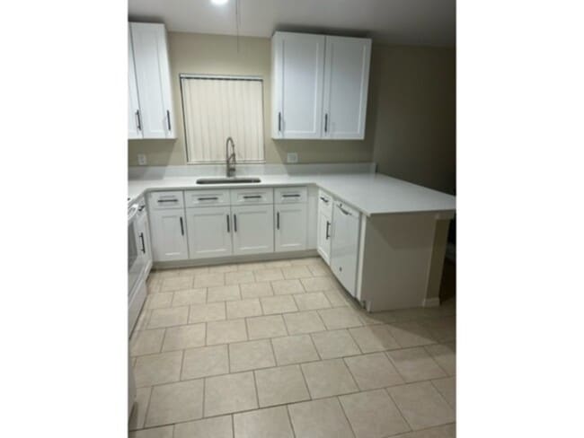 Building Photo - Available Now!! 2 Bedroom 2 Bath Duplex Wi...