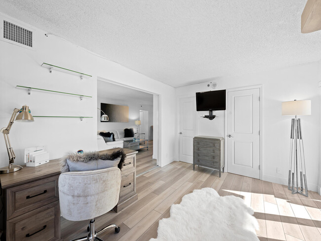Building Photo - 3301 S Ocean Blvd