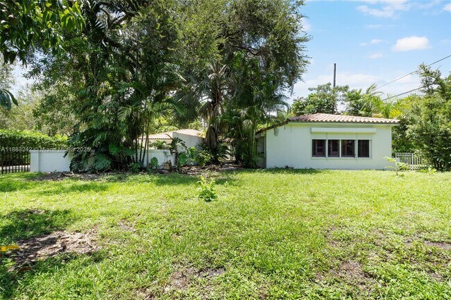 Building Photo - 5810 Maggiore St