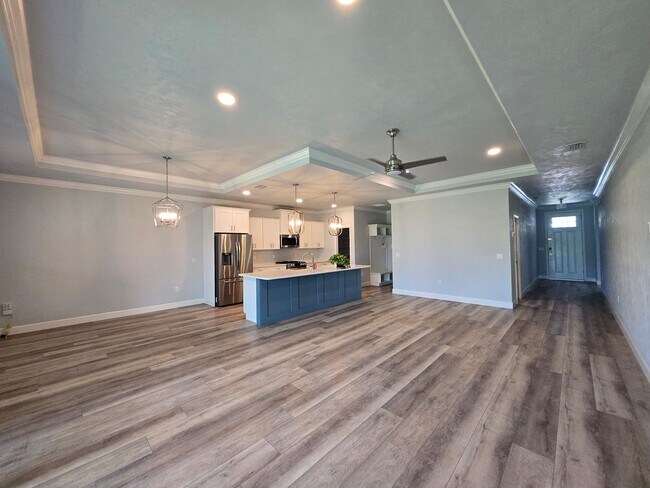 Building Photo - Beautiful 3-Bedroom, 2.5 Bath Home in Desi...