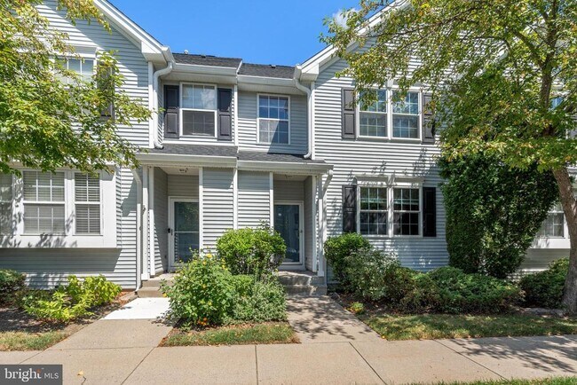 Primary Photo - 1209 Blossom Cir