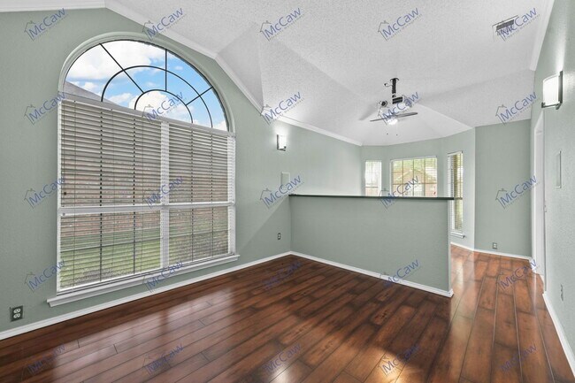 Building Photo - 6603 Fairlawn Dr
