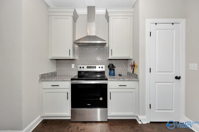 Building Photo - 200 St Louis St