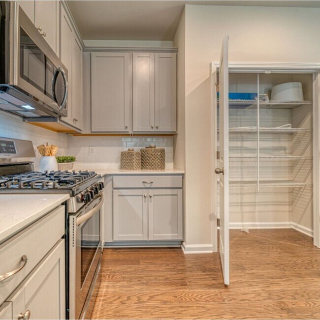 Building Photo - 12820 Canton Side Ave