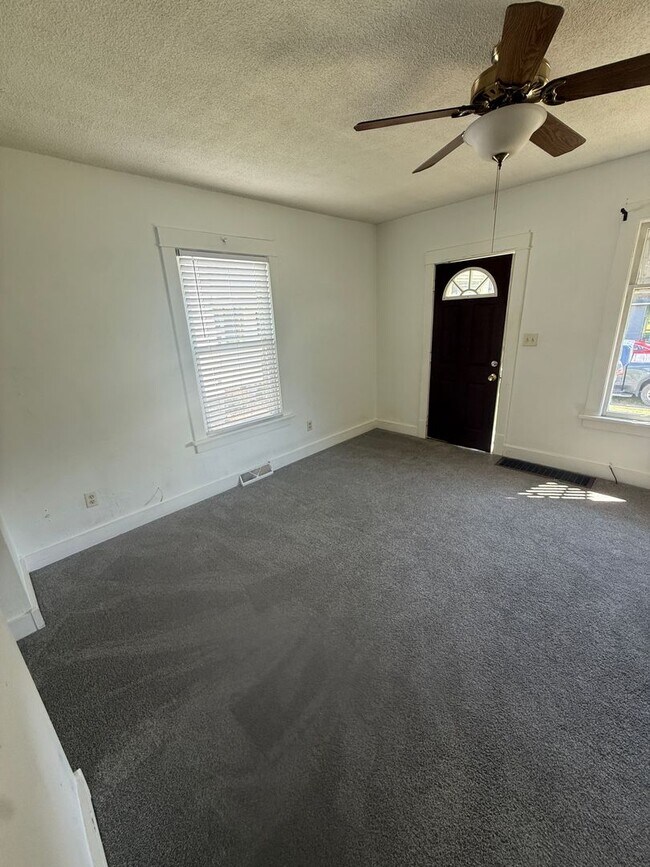 Building Photo - 205-207-207 18th Ave