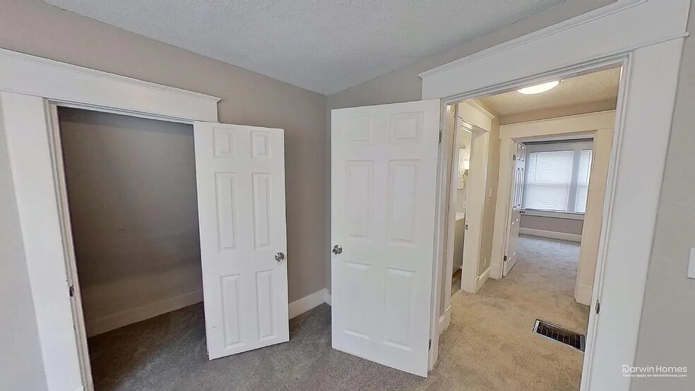 Building Photo - 215 North 23 Street, 66102; #1202866 - 1202866