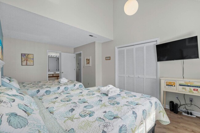 Building Photo - 76 S Reindeer Rd