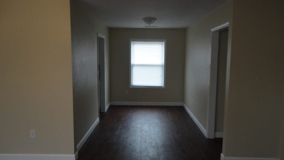 Building Photo - 108 W Garner St