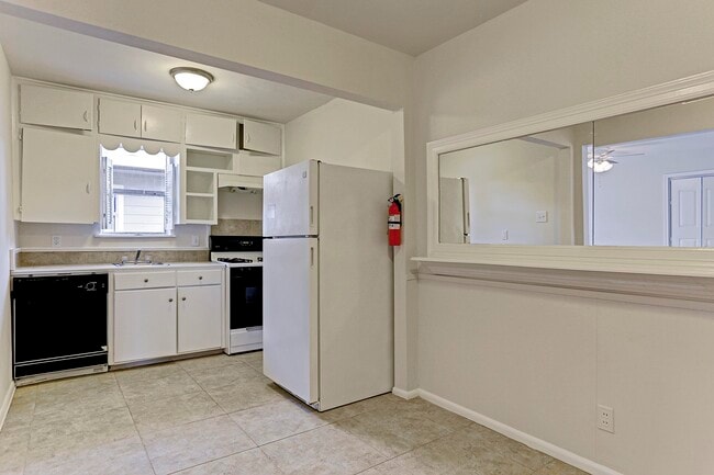 Building Photo - 2202 Park St