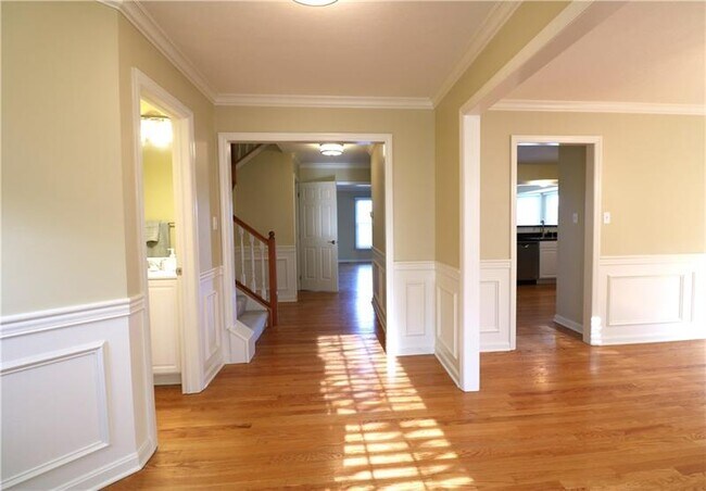 Building Photo - 2014 Trillium Ct