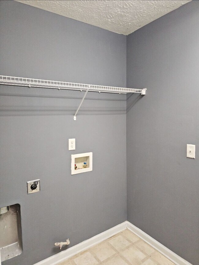 Building Photo - Well Kept Union City Home, 3BR, 2BA