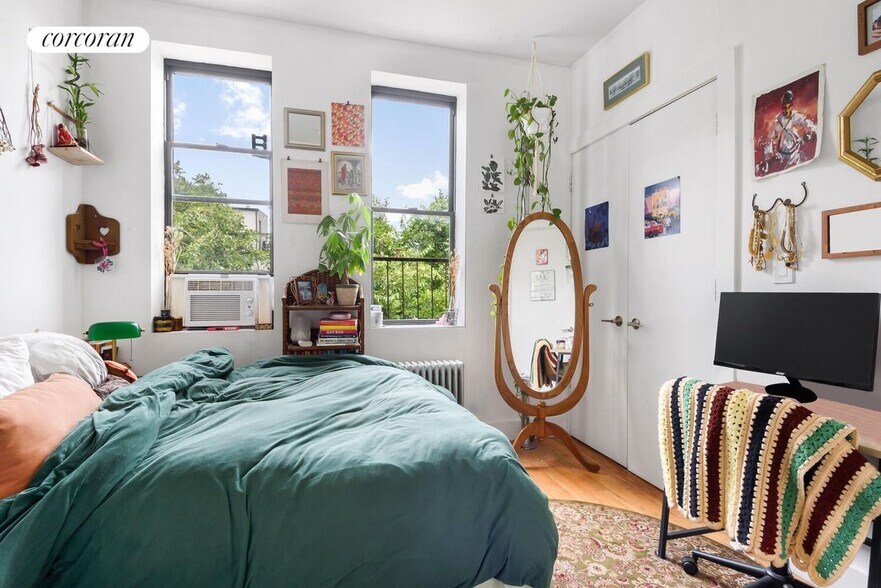 Building Photo - 297 Himrod St