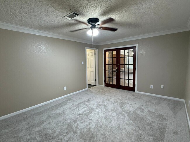 Building Photo - 12539 F Bar Dr