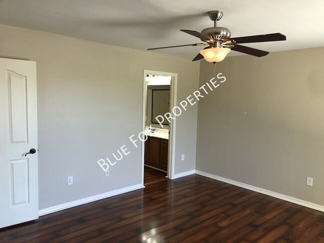 Building Photo - 4810 E Orchard Grass Dr