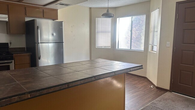 Building Photo - Beautiful & upscale 2 bedroom 2 bathrooms apartment Available for rent !!!