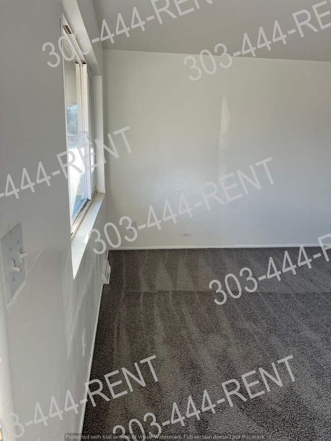 Building Photo - 3 Bedrooms, 2 Bathrooms, with 2 Bonus Rooms in the Basement!