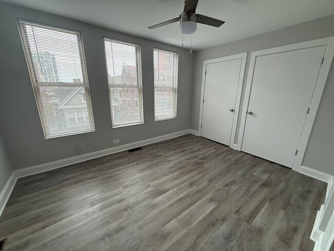 Building Photo - 744 W Gordon Terrace