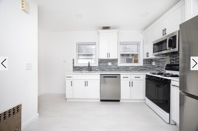 Building Photo - 19 Puritan Rd