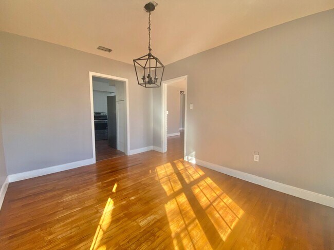 Building Photo - 2205 28th St