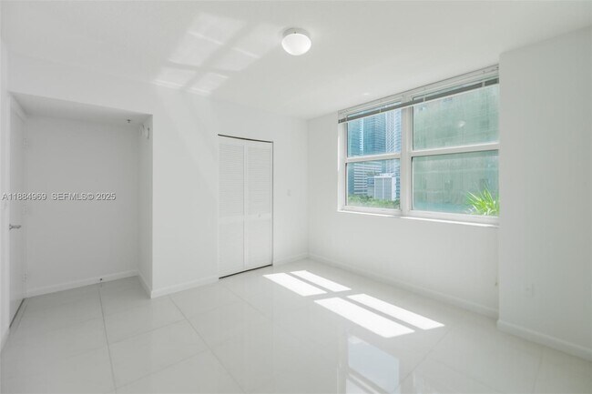 Building Photo - 31 SE 5th St