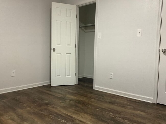 Building Photo - $1,200.00 Move-in-Special