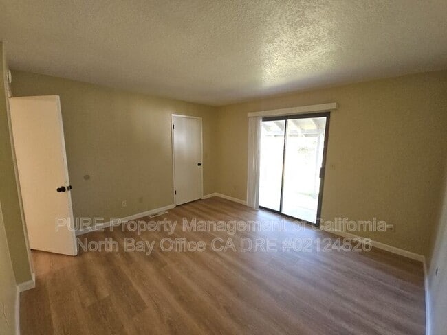 Building Photo - 120 Oak Manor Dr