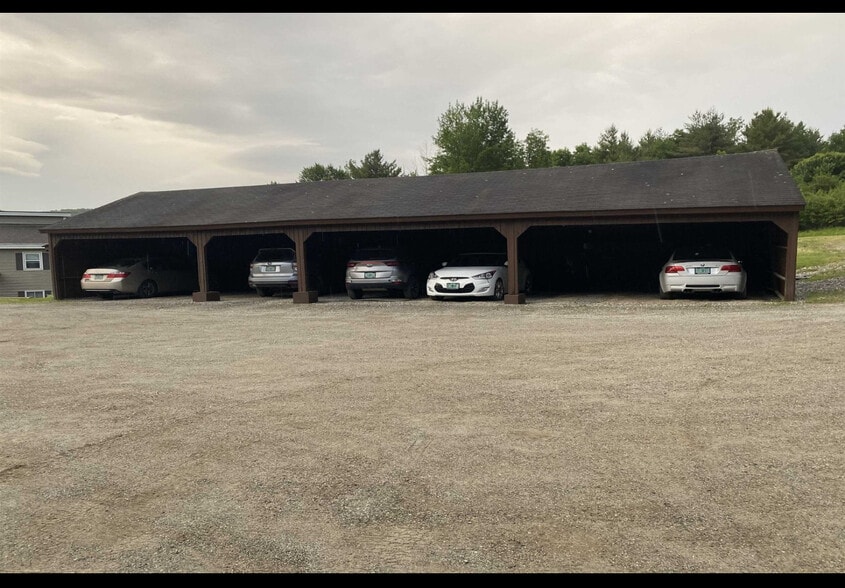 Building Photo - 708 Butternut Hill Rd