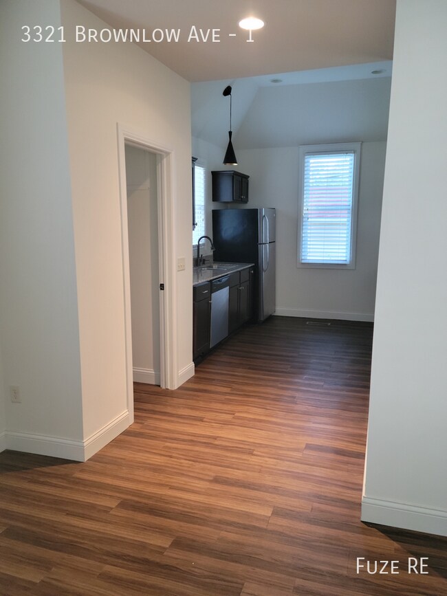 Building Photo - 3321 Brownlow Ave