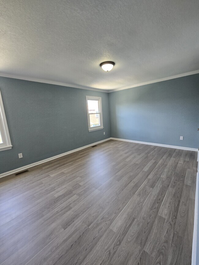 Building Photo - 689 Biltmore Dr