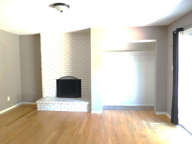Building Photo - 1325 Williams Cir