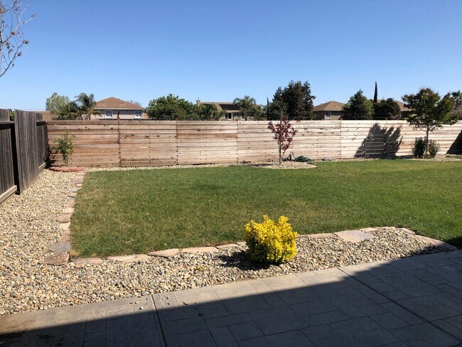 Building Photo - COMING SOON!! Foxboro neighborhood & Travis Unified School District! This beauty is a 3bed / 3 ba...
