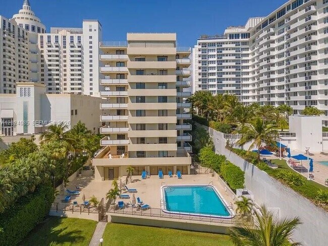Building Photo - 1623 Collins Ave