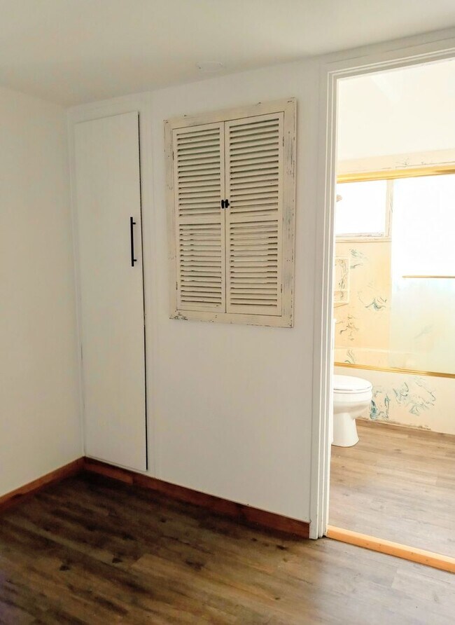 Building Photo - Refurbished 3bd Single Story House With Carport & Large Yards