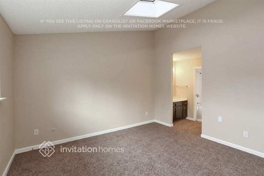 Building Photo - 962 Almond Dr