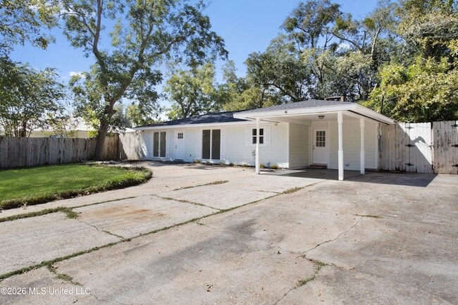 Building Photo - 122 Carroll Ave