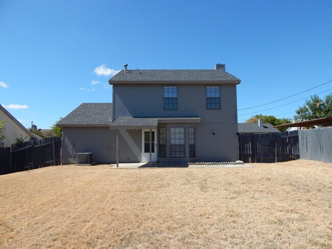 Building Photo - 1613 Bobby Lee Dr