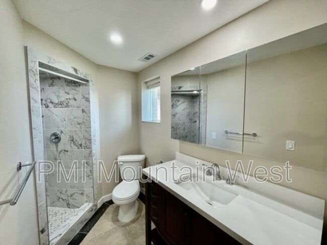 Building Photo - 762 Lacey Way